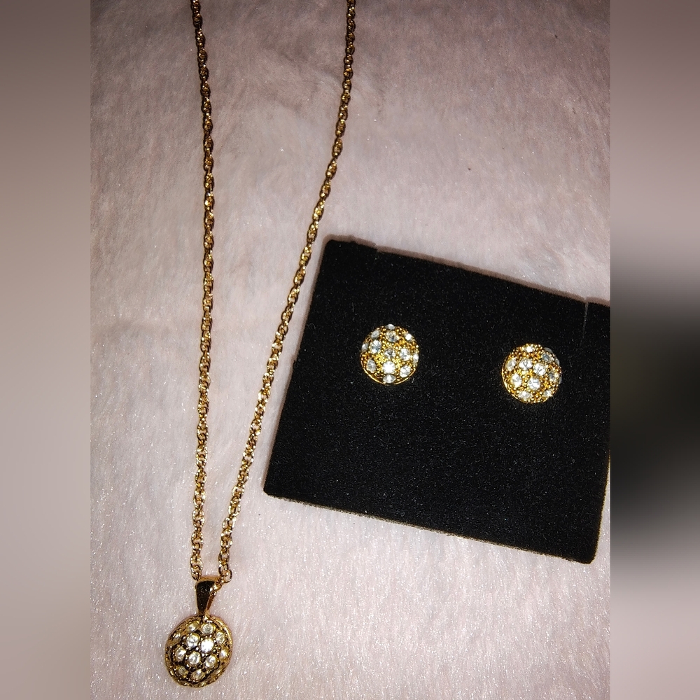 Round necklace and earrings set